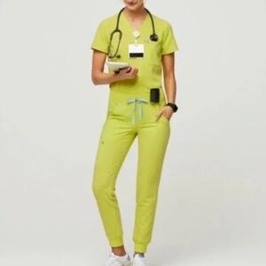 Figs - Citrine - Zamora™ (PETITE) & Rafaela™ Scrub Set (NWT)